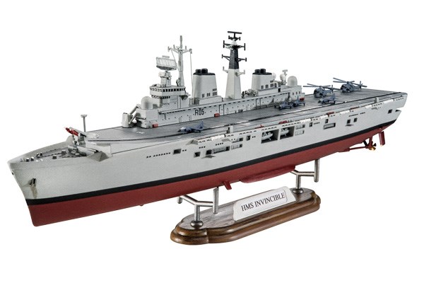 Byggmodell krigsfartyg -  Model Set HMS Invincible (Falkland War) - 1:700 - Revell