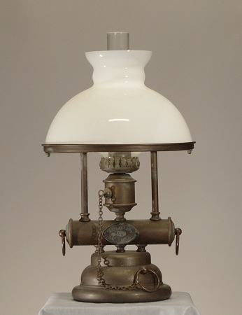 Fotogenlampa EL Bordslampa grönpatinerad mässing med vit Rochesterskärm300 mm,höjd 520mm 1441.AR