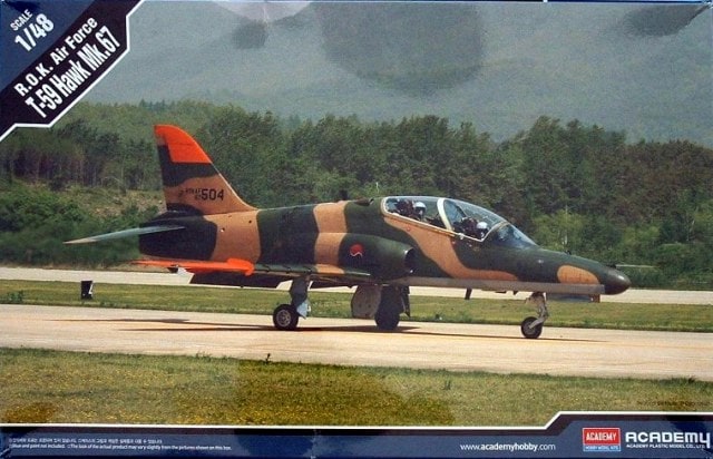 Byggmodell flygplan - R.O.K Air Force T-59 Hawk Mk.67 - 1:48 - Academy