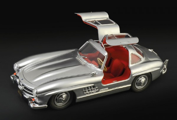 Byggmodell bil - Mercedes Benz 300 SL Gullwing - 1:16 - Italieri