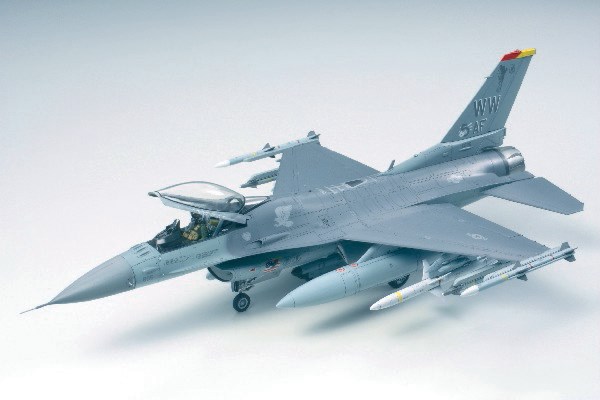 Byggmodell flygplan - F-16 CJ Fighting Falcon - 1:48 - Tamiya