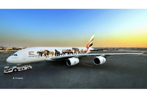 Byggsats - Airbus A380-800 Emirates Wild Life - 1:144 - Revell