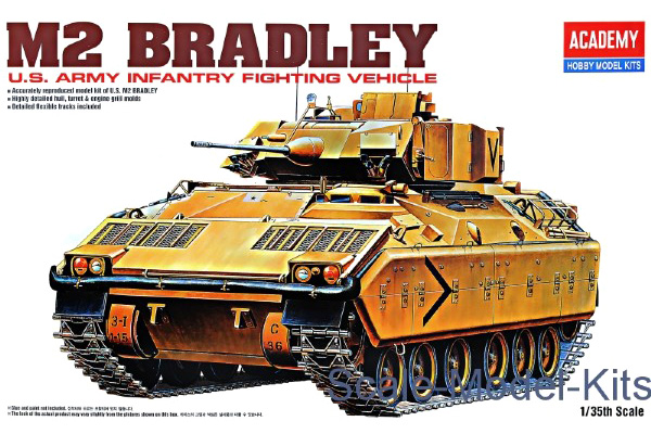 Byggmodell stridsfordon - Bradley IFV w. Interior - 1:35 - Academy