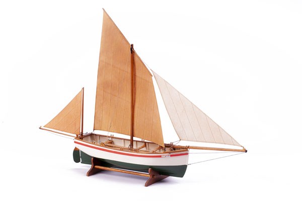 Trä byggmodell - LE BAYARD - Wooden hull - 1:30 - Billing Boats