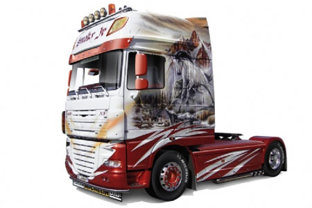 Byggmodell lastbil - DAF XF105 SHOW TRUCK - 1:24 - IT